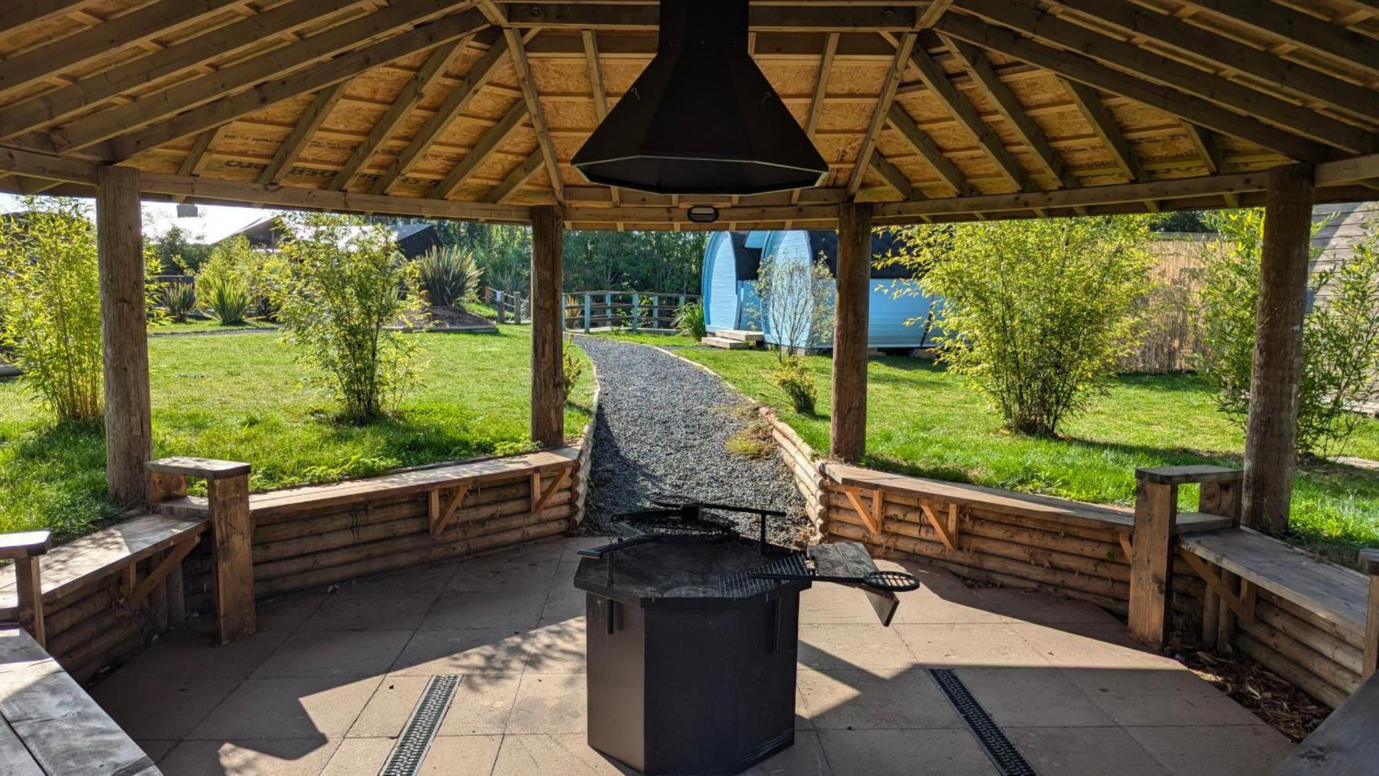 Sunset Retreats The Double Hobbit Villa Worcester Exterior foto