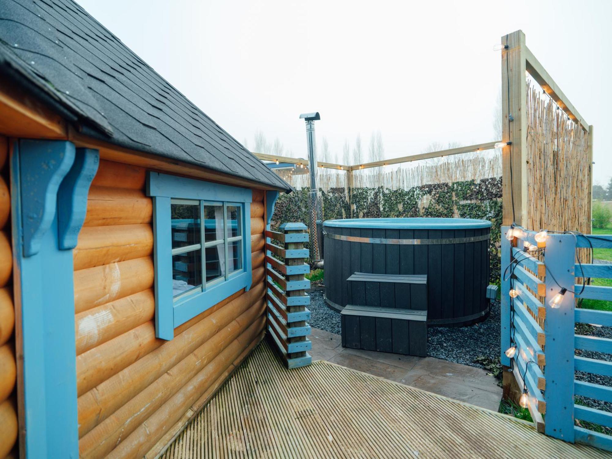 Sunset Retreats The Double Hobbit Villa Worcester Exterior foto