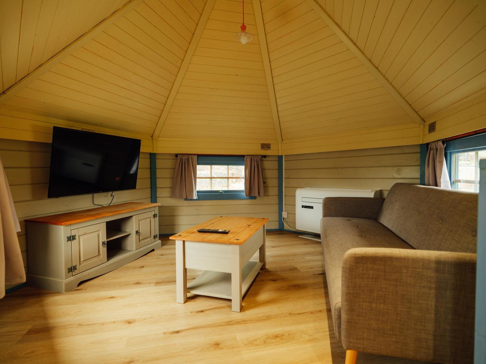 Sunset Retreats The Double Hobbit Villa Worcester Exterior foto